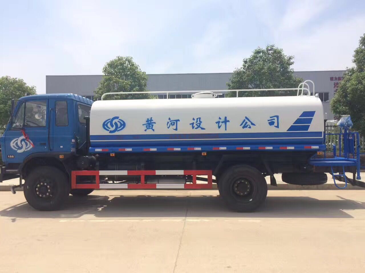 東風(fēng)153灑水車(chē)︱15噸灑水車(chē)圖片