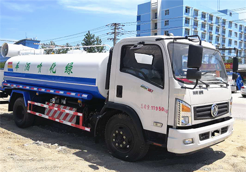 東風(fēng)天然氣灑水車(chē)︱10噸灑水車(chē)