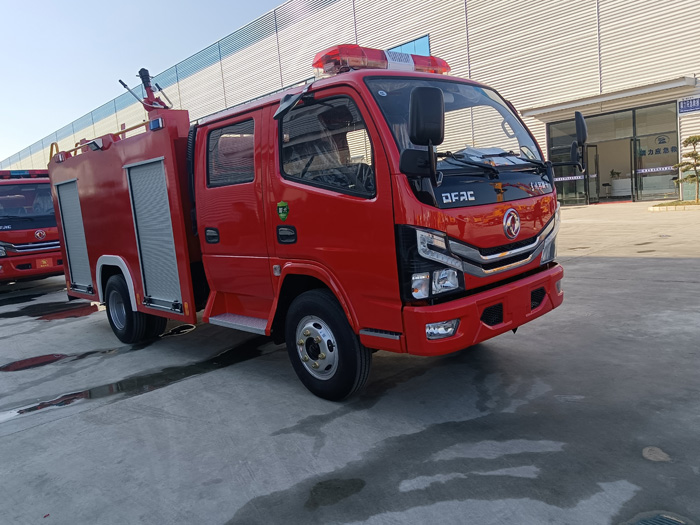 5噸消防灑水車(chē)廠(chǎng)家_消防中隊消防車(chē)_2.5-5噸泡沫消防車(chē)現車(chē)報價(jià)